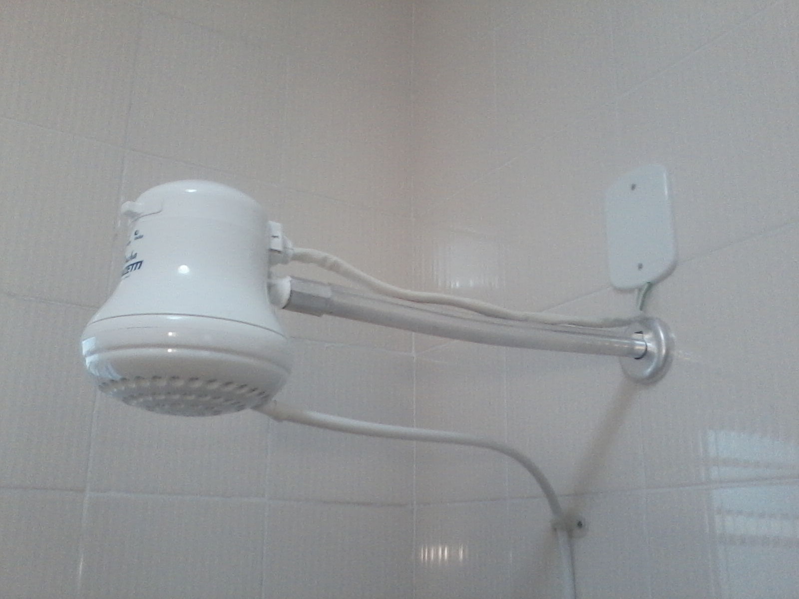 Chuveiro Elétrico em Londrina: Instalação, Manutenção e Segurança com Eletricista chuveiro eletrico 1