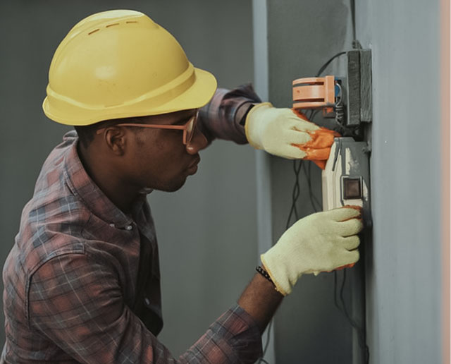 Chuveiro Elétrico em Londrina: Instalação, Manutenção e Segurança com Eletricista carlos silva