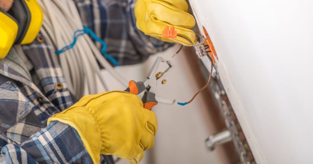 Consertos e manutenções elétricas em Londrina